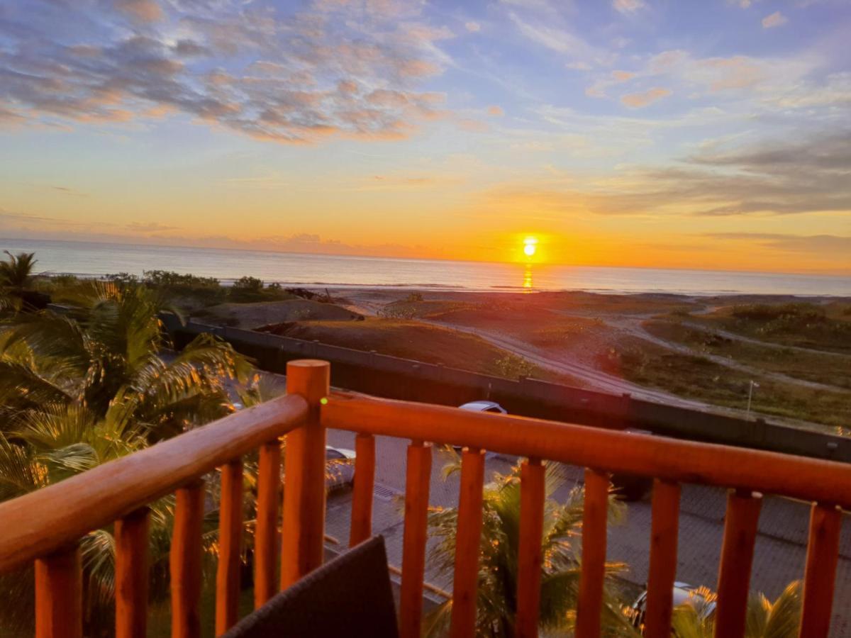 Apartamento Paraíso Frente Mar!! 04 Pessoas-pé Na Areia Vg Sun Cumbuco-hidro, Sauna, Academia, Piscina,cozinha Completa, Wifi, Parquinho Infantil
