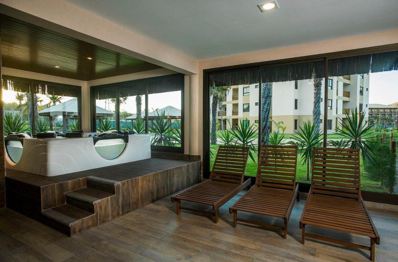 Apartment Paraíso Frente Mar: Beachfront With Hydro, Sauna & Pool
