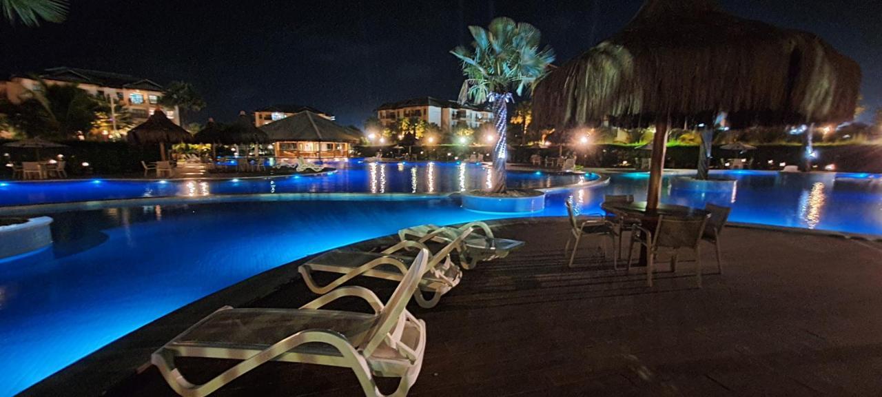 Apartment Paraíso Frente Mar: Beachfront With Hydro, Sauna & Pool